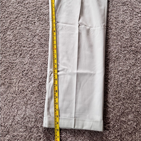 NEW Izod Heritage Chino Khaki Pants Mens 40X30 Double Pleated Cuffed Beige NEW - Picture 3 of 6
